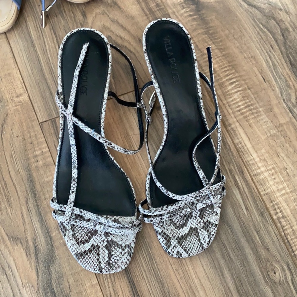 Very cute snake print sandals size 8
